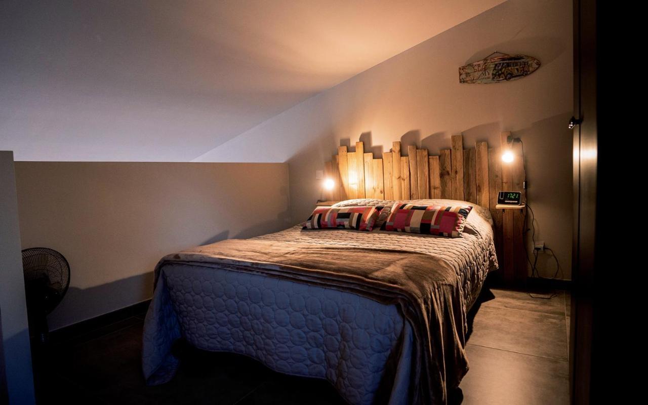 Sous Les Pins Gites Et Chambres D'Hotes La Londe-les-Maures Kültér fotó