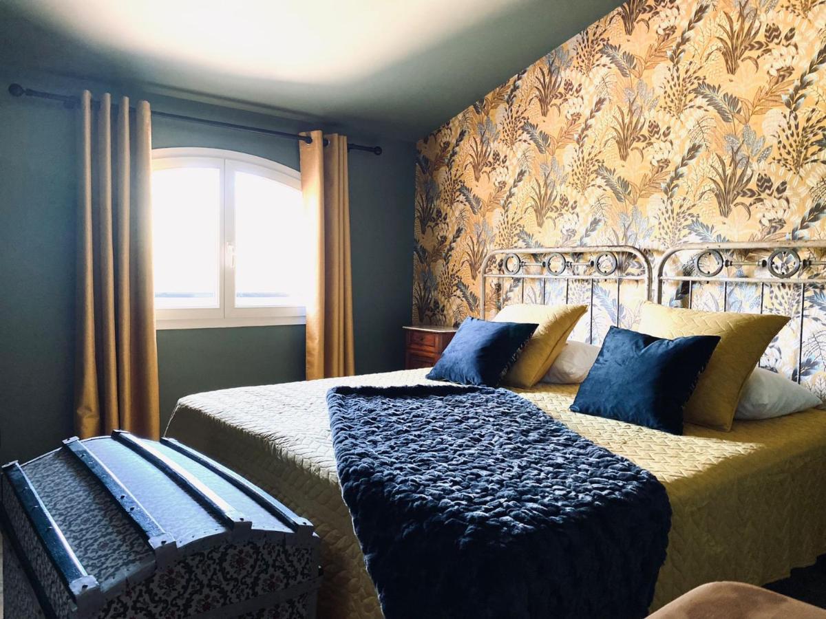 Sous Les Pins Gites Et Chambres D'Hotes La Londe-les-Maures Kültér fotó