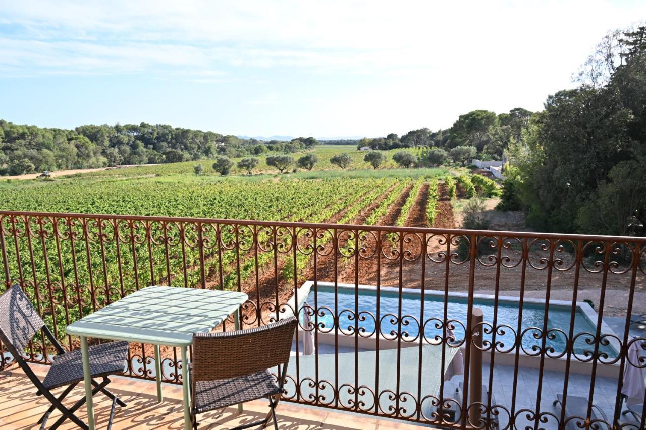 Sous Les Pins Gites Et Chambres D'Hotes La Londe-les-Maures Kültér fotó